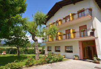 Piccolo Orso Bruno has Balcony rooms