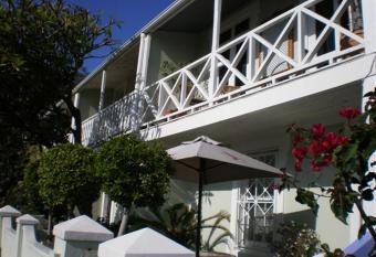 Gordons Guesthouse has Balcony rooms