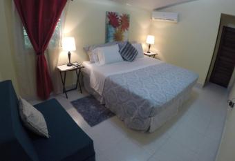 Valle Paradise allows 18 year olds to book a room