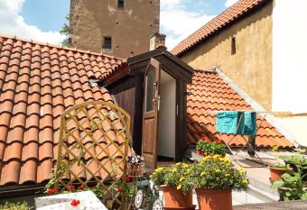 Romantick   Apartm  n u v    e   elezn   panna has Balcony rooms