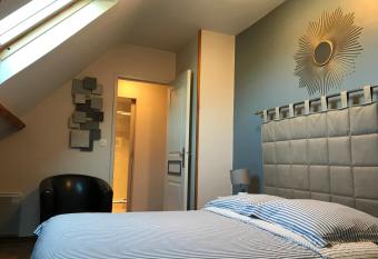 La Grille Dor  e allows 18 year olds to book a room