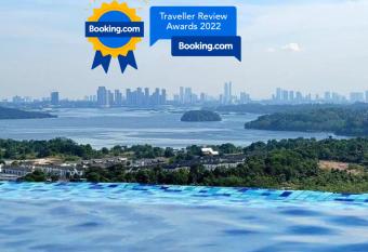 HostaHome Suites at Encorp Marina, mins to Legoland Malaysia has Balcony rooms