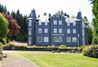 Kurhaus Masserberg allows 18 year olds to book a room