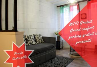 Welcome Calais Centre St Pierre Fontinettes has Balcony rooms