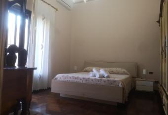 Villa Luisa has rooms with a private hot tub