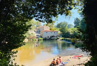 Azenha do Tio Lu  s has Balcony rooms