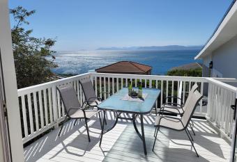 Vyfer 100 Guesthouse allows 18 year olds to book a room