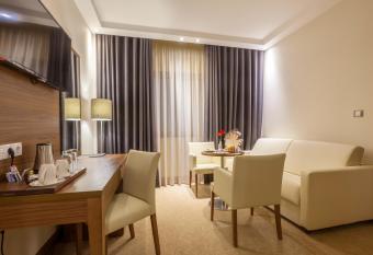 Mirador Palace H  tel has Balcony rooms