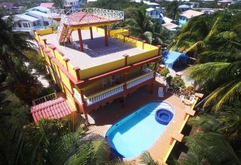 Sunshine House has Balcony rooms