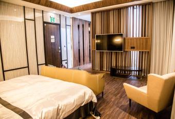 Kumotsuki Motel allows 18 year olds to book a room