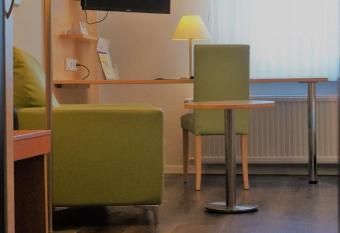 Hotel-Restaurant Zum Schwanen allows 18 year olds to book a room