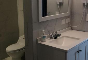 Hotel Flamingo allows 18 year olds to book a room