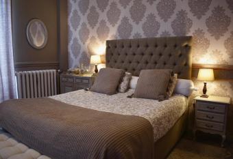 La Mosane allows 18 year olds to book a room