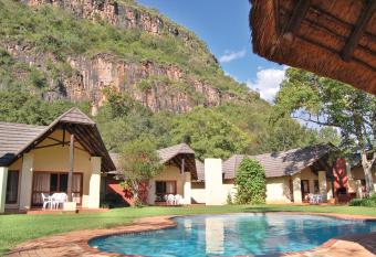 Sudwala Lodge has Balcony rooms