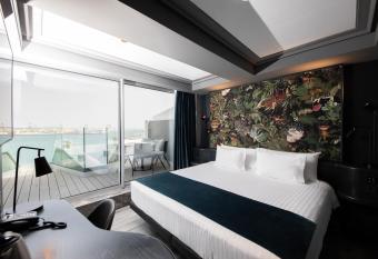 Silken Saaj Las Palmas has Balcony rooms