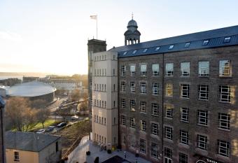 Staybridge Suites - Dundee, an IHG Hotel allows 18 year olds to book a room