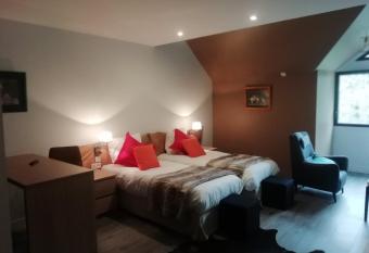 Casa Mir has Balcony rooms