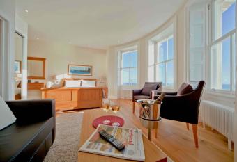 A Room With A View has Balcony rooms