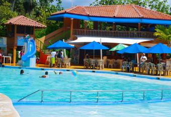 Rancho Tur  stico Do  a Callita allows 18 year olds to book a room