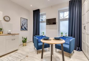 KATO Apartamenty S  owackiego allows 18 year olds to book a room