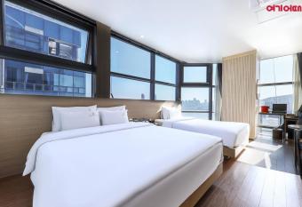 Gwanganri OCEANVIEW HOTEL has Balcony rooms