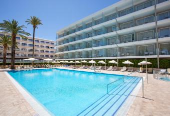 Hipotels Don Juan allows 18 year olds to book a room