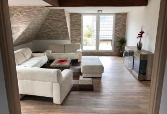 Lux Apartmant Westerstede allows 18 year olds to book a room