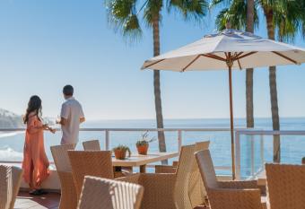 Casa Loma Beach Hotel has Balcony rooms