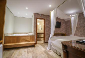 Pousada Ares da Serra - Centro allows 18 year olds to book a room