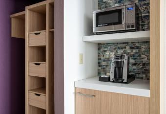 Hilton Garden Inn Columbus allows 18 year olds to book a room