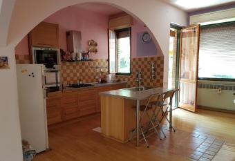 Casa Mirella has rooms with a private hot tub