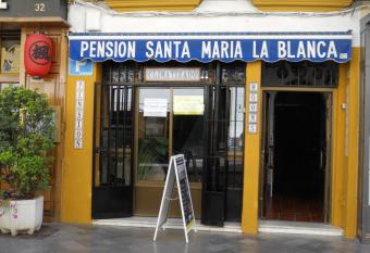 Pensi  n Santa Mar  a la Blanca allows 18 year olds to book a room