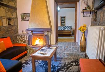 METOHI INN has rooms with a private hot tub