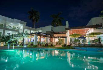 Hotel Palace Inn allows 18 year olds to book a room