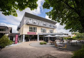 Hotel L  wenstein allows 18 year olds to book a room