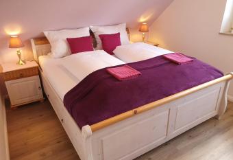 Haus Petersen allows 18 year olds to book a room