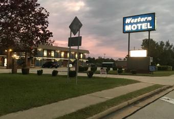 Western Motel allows 18 year olds to book a room