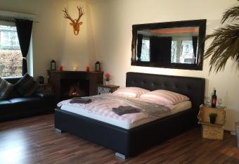 The Old Doctors Office has Balcony rooms