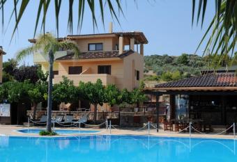 Villa Eugenia has Balcony rooms