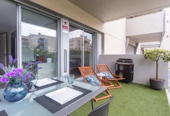 LOVELY NEW APARTMENT 5 Min WALK TRAIN STATION 7 Min TO CALAFELL BEACH has Balcony rooms