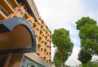                                        has Smoking/Balcony rooms