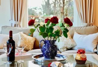 Alisa - Harbor Getaway at the Museumsberg allows 18 year olds to book a room