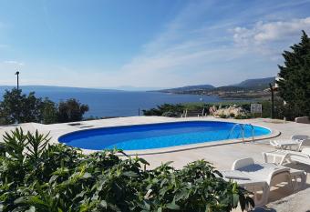 Villa Marlin has Balcony rooms