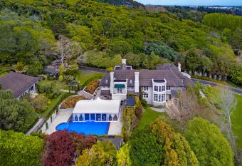 Greenmantle Estate Hotel allows 18 year olds to book a room