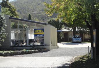 Mittagong Motel allows 18 year olds to book a room