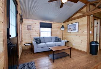 The Cayo Cabin, Millersburg Ohio allows 18 year olds to book a room