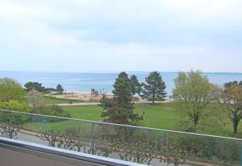 Oberdeck by WellenRausch allows 18 year olds to book a room