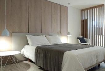 Departamentos Lugar allows 18 year olds to book a room