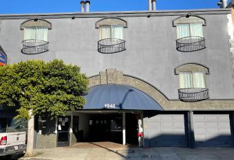 SureStay by Best Western San Francisco Marina District allows 18 year olds to book a room