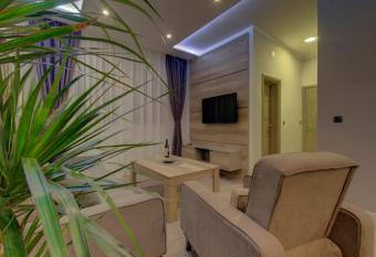 Hotel Zlatna   ita allows 18 year olds to book a room